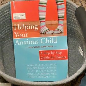 Helping your anxious child book for helpers and parents.